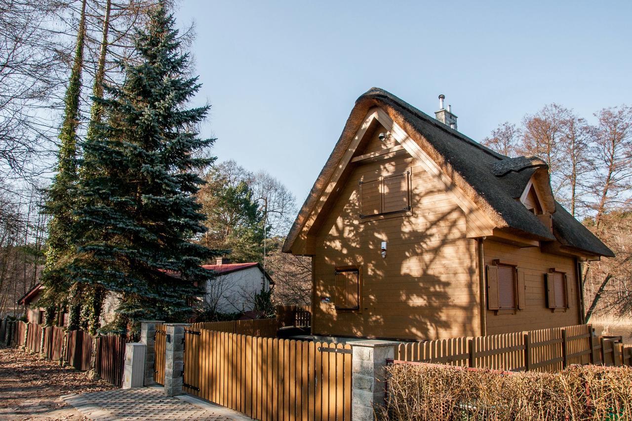 Dom Jeziorna Lodge